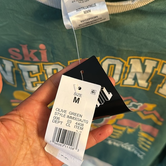 NWT sweater - Picture 2 of 6